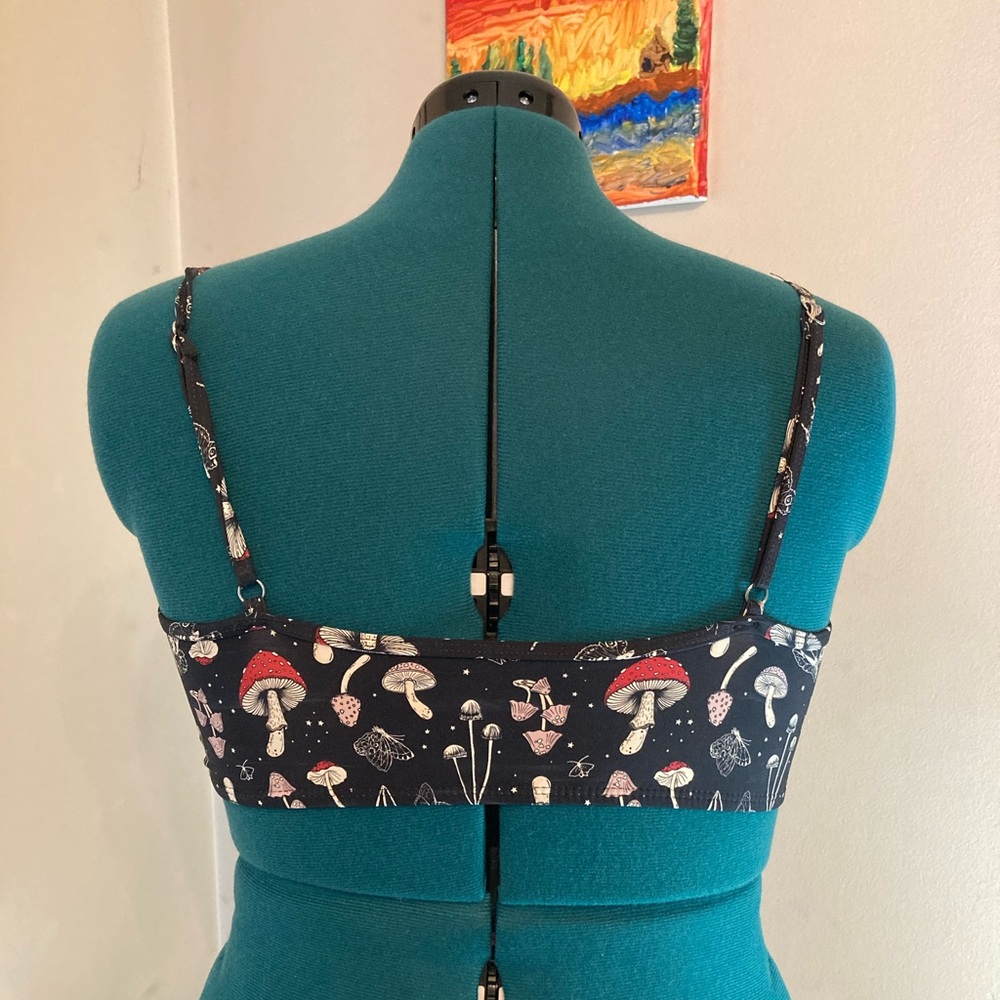 NWOT Hot Topic Mushroom & Butterfly Padded Swim Top Size XL - Picture 2 of 4